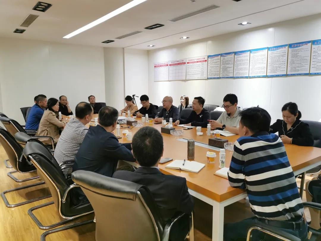 強(qiáng)化集團(tuán)化管理 打造百億級皇氏——皇氏乳業(yè)集團(tuán)高管團(tuán)隊赴皇氏優(yōu)氏公司調(diào)研、交流、指導(dǎo)